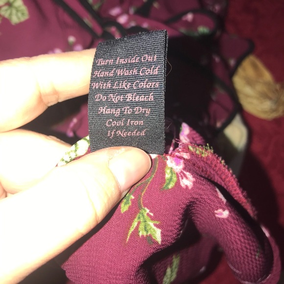 Floral bow burgundy blouse size L large - Picture 6 of 6